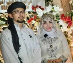 Roro Fitria Dinikahi Duda 10 Tahun Lebih Tua