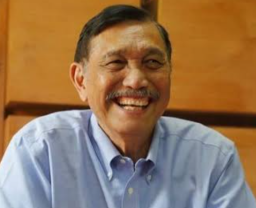 Soal TKA China Masuk Indonesia, Luhut: Punya Kartu Vaksin