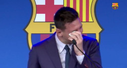 Sambil Menangis, Messi Bantah Deal dengan PSG