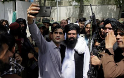 Pejuang Taliban Dilarang Selfie