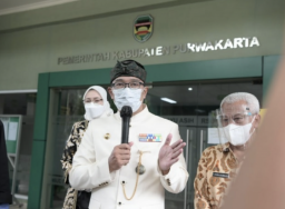 Ridwan Kamil Bakal Tegur Industri yang Tidak Laporkan Kasus COVID-19