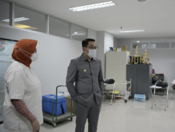 Ridwan Kamil Tinjau Pelaksanaan Vaksinasi COVID-19 Lintas Agama