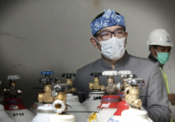 Ridwan Kamil Tugaskan BUMD Jabar Susun Manajemen Distribusi Oksigen