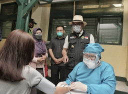 Ridwan Kamil Ajak Ikatan Alumni Sekolah Jadi Panitia Vaksinasi COVID-19