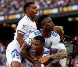 El Clasico, Madrid Sukses Kalahkan Barca