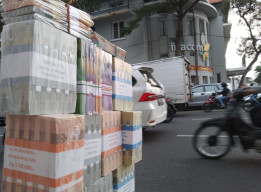 Jasa Penukaran Uang Baru di Pinggir Jalan, Disuplai Dari Mana?