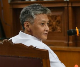 Ibu Yosua ke Hendra: Kamu Jenderal, Jangan Banyak Bicara!