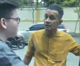 Video Viral Pria Marah Bawa Tongkat Baseball Diduga karena Senggolan saat Parkir