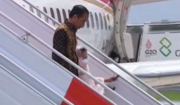 Ibu Negara Jatuh, dr Tifa: Membiarkan Istri Jatuh Tanpa Menolong Itu Tak Manusiawi