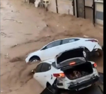 Diterjang Banjir Bandang, Jeddah Tenggelam