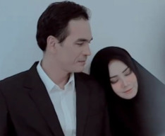 Tak Bisa terlalu Lama Menduda, Teddy Syach Sudah Punya Istri lagi