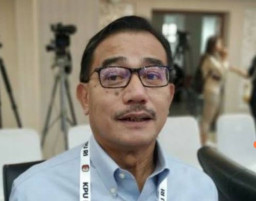 Sambut Kedatangan Jenazah Ferry Mursyidan, Sang Istri Menangis Histeris