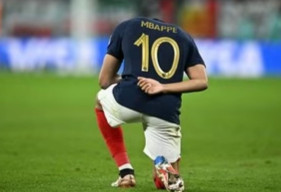 Lari 35 km Per Jam, Tak Ada yang Bisa Hentikan Mbappe