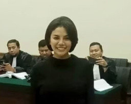 Dito Tak Hadir, Sidang Ditunda, Nikita Kecewa