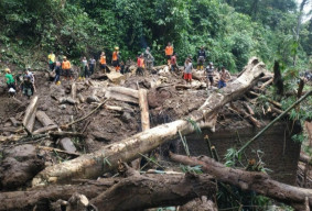 Angin Kencang Terjang Dua Kabupaten di Jateng, 10 Warga Luka