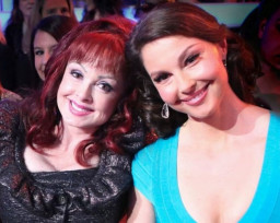 Depresi karena Mengidap Hepatitis, Penyanyi Naomi Judd  Bunuh Diri