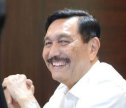 Bilang Indonesia Punya Utang Terkecil di Dunia, Luhut Dituding Ngaco