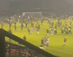 Arema Dikalahkan Persebaya, Rusuh, 127 Orang Tewas, Termasuk 2 Polisi