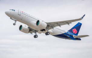 Ambil Kartu yang Jatuh, Pegawai Bandara Tewas Dilindas Pesawat