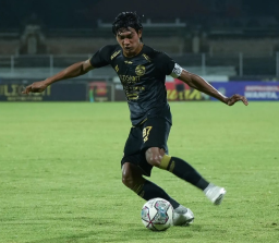 Johan Alfarizi Selamatkan Muka Arema