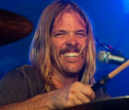 Penggebuk Drum Band Foo Fighters Wafat