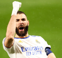 Benzema Permalukan Chelsea di Stamford Bridge