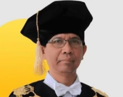 Rocky Gerung Desak Rektor ITK Mundur