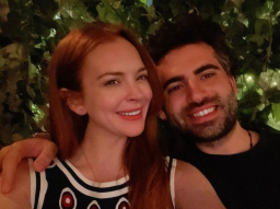 Aktris Lindsay Lohan Puji Suami Setinggi Langit