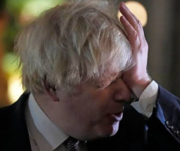 Kabinetnya Berantakan, PM Inggris Pusing