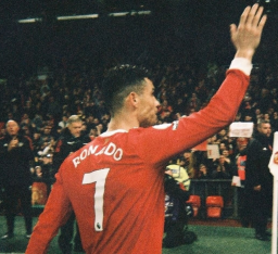 MU Ngotot Tak Mau Lepas Ronaldo