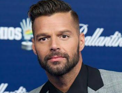 Ricky Martin Dituduh Cabuli Keponakan Laki-lakinya