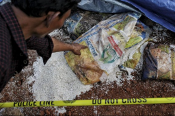 Beras Bansos Dipendam di Lahan Orang di Depok sampai Busuk, JNE: Kami Sesuai Prosedur