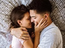 Seks Posisi Lotus, Menyehatkan dan Bikin Ketagihan