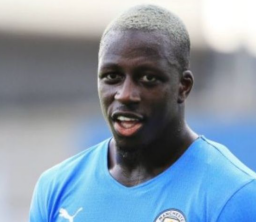 Dengan Bangga, Bek Manchester City Klaim Sudah Gauli 10 Ribu Perempuan