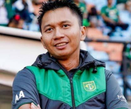 Bonek Rusuh, Azrul Ananda Mundur dari Persebaya