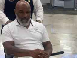 Jika Penyakitnya Kambuh, Mike Tyson Tak Bisa Bicara dan Tak Kuat Jalan