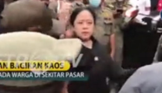 Puan Bagi-Bagi Kaos sambil Cemberut, John Sitorus: Jangan Dipaksa, Istirahatlah