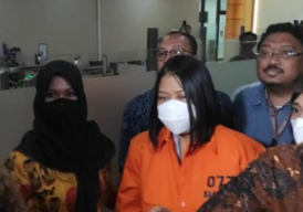 Pakai Baju Tahanan, Putri Candrawathi Minta Didoakan