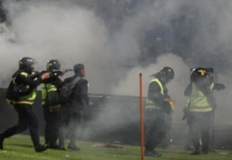 Tragedi Kanjuruhan, Kenapa Harus Ada Gas Air Mata?