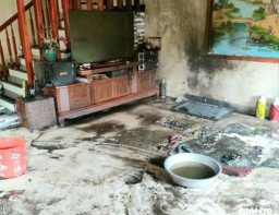 Rebutan Warisan, Tiga Anak Perempuan Bakar Rumah Ibu Kandung