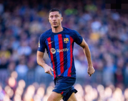 Lewandowski Dipaksa Rehat 3 Laga