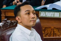 Berbelit-belit, Ricky Rizal Dituntut 8 Tahun Penjara
