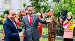 Anak Buah Terlibat Korupsi, Presiden Vietnam Mundur