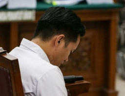 Dituntut Lebih Berar daripada Putri, Richard Eliezer Menangis