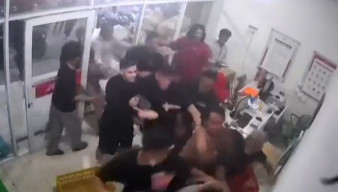 Bus Dilempari, Pemain Persis Ikut Pukuli Pelaku