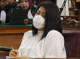Putri Bakal Divonis Sehari Jelang Hari Valentie