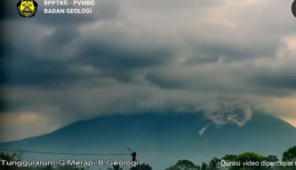Awas! Merapi Semburkan Awan Panas
