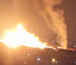 31 Unit Mobil Damkar Dikerahkan untuk Redam Api di Depo Pertamina