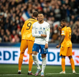 Prancis Gunduli Belanda 4-0