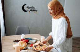 Lebih dari 55% Masyarakat Indonesia Mengakui Pengeluaran Lebih Banyak saat Ramadan